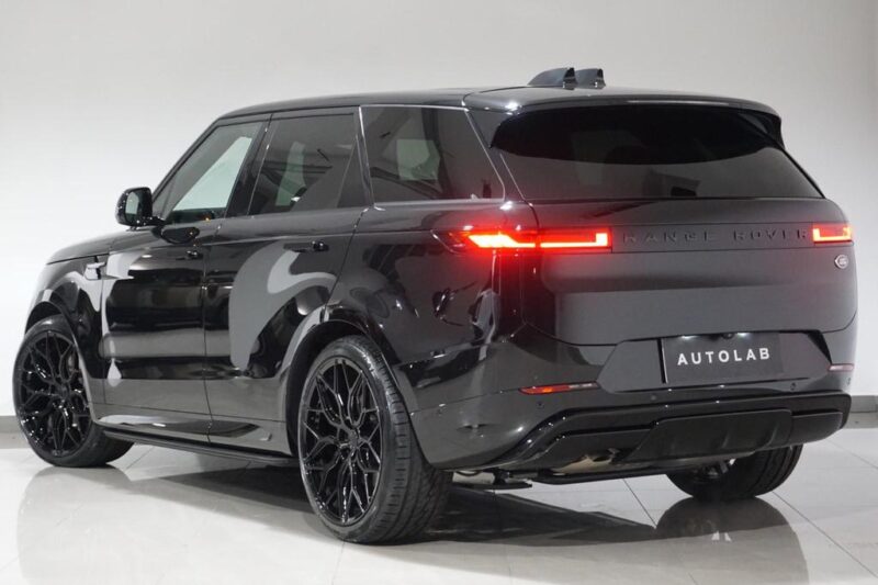 Black Land Rover(1)